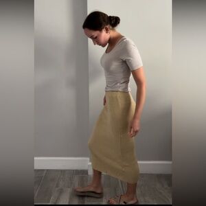 Ribbed stretchy midi skirt